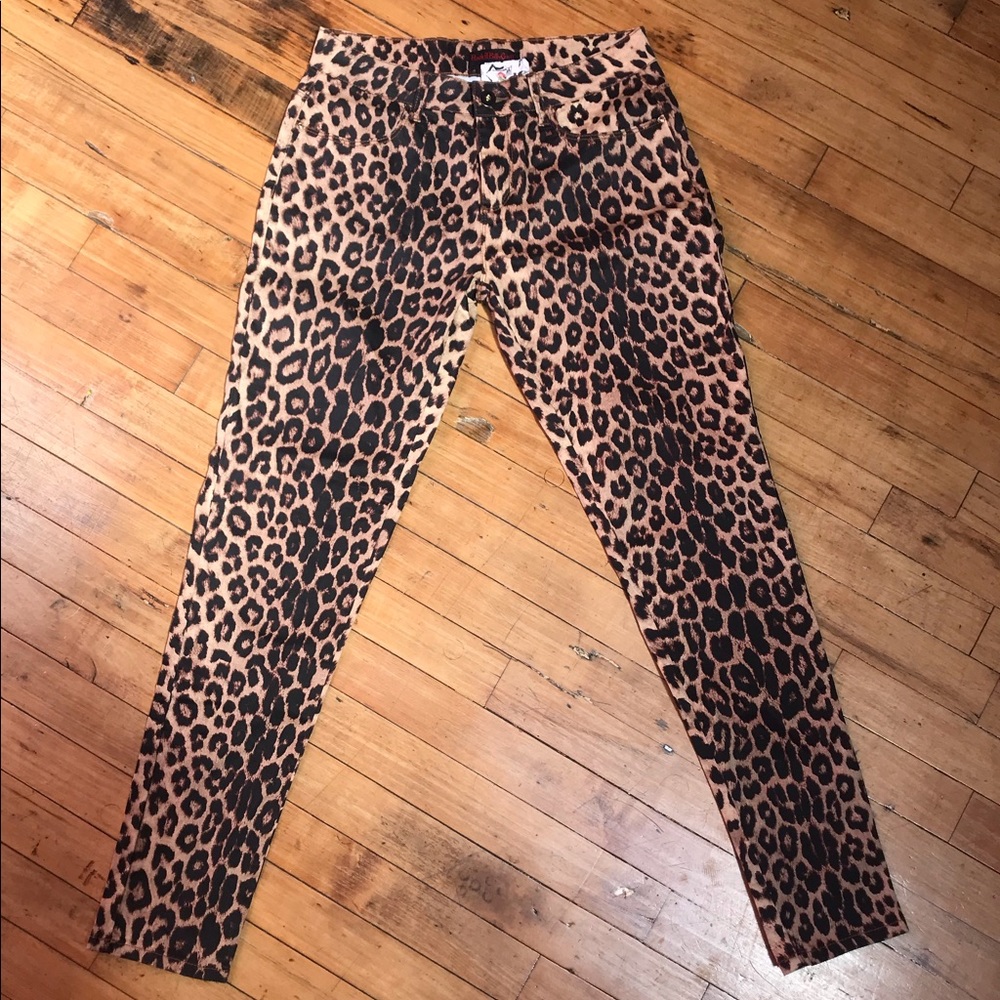 SOLD ELSEWHERE | 🐆 Leopard Cigarette Pants